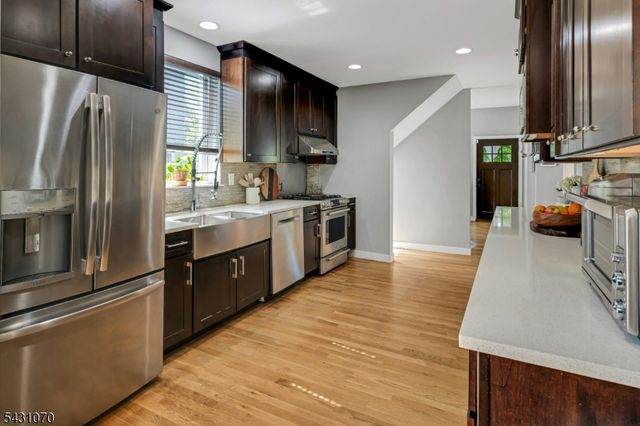 18 Gardiner Pl, Montclair Twp., NJ 07042