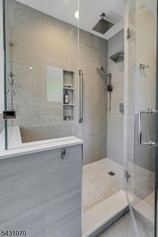 18 Gardiner Pl, Montclair Twp., NJ 07042