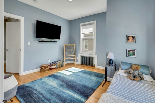 18 Gardiner Pl, Montclair Twp., NJ 07042