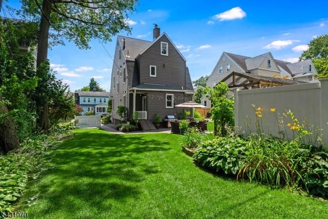 18 Gardiner Pl, Montclair Twp., NJ 07042