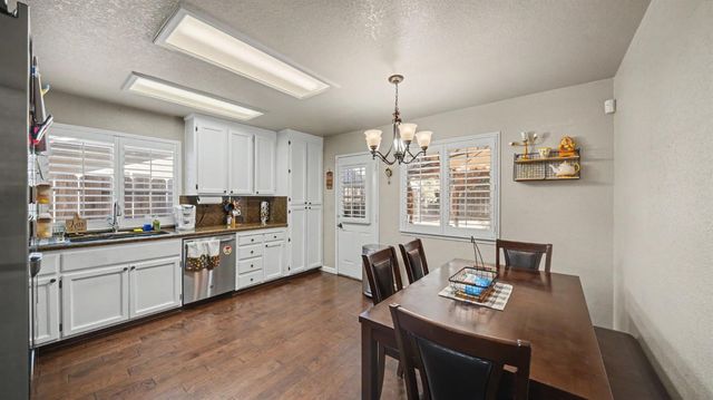 64 Obsidian Dr, Oakdale, CA 95361