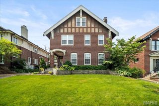 36 Aberdeen Place, Clayton, MO 63105