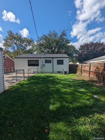 5113 Glenis Street, Dearborn Heights, MI 48125