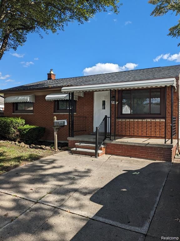 5113 Glenis Street, Dearborn Heights, MI 48125