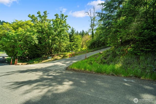110 N Burke Road, Woodland, WA 98674