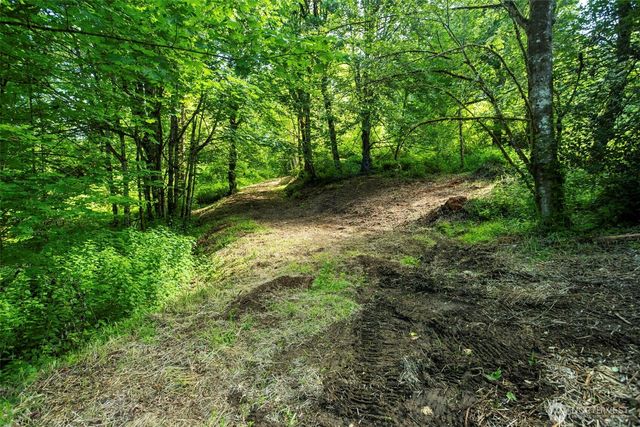 110 N Burke Road, Woodland, WA 98674