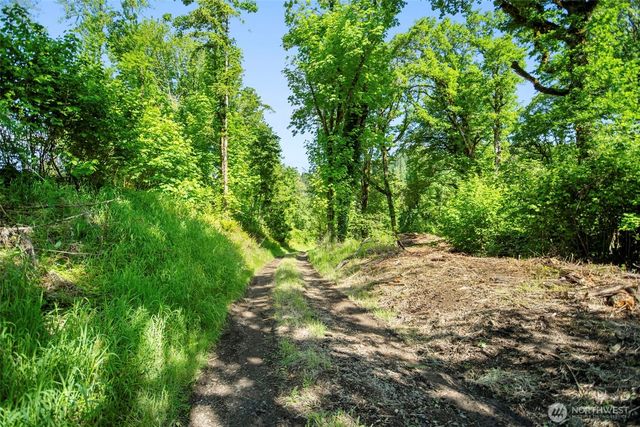 110 N Burke Road, Woodland, WA 98674