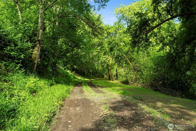 110 N Burke Road, Woodland, WA 98674