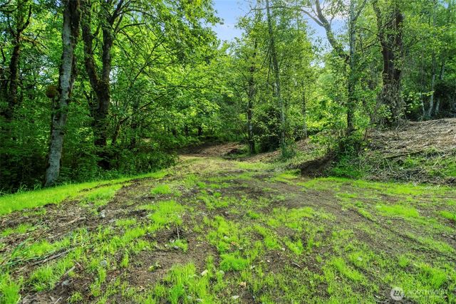 110 N Burke Road, Woodland, WA 98674
