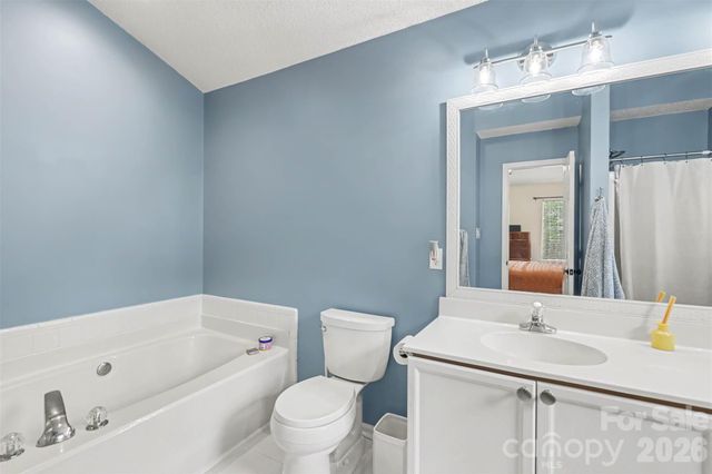4228 Huntmeadow Drive, Charlotte, NC 28269