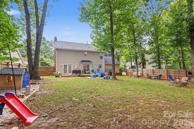 4228 Huntmeadow Drive, Charlotte, NC 28269