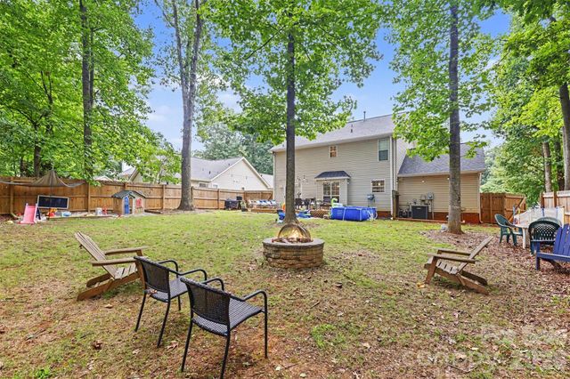 4228 Huntmeadow Drive, Charlotte, NC 28269