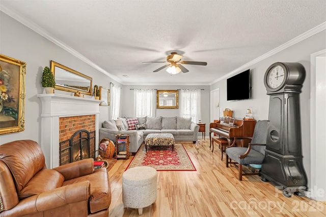 4228 Huntmeadow Drive, Charlotte, NC 28269