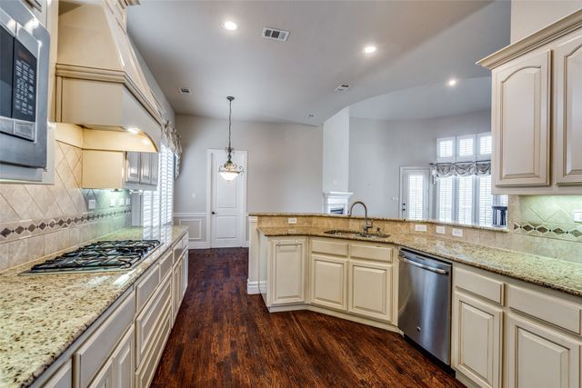 7504 Grace Avenue, Plano, TX 75024