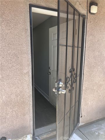 1230 E 68th C, Los Angeles, CA 90001