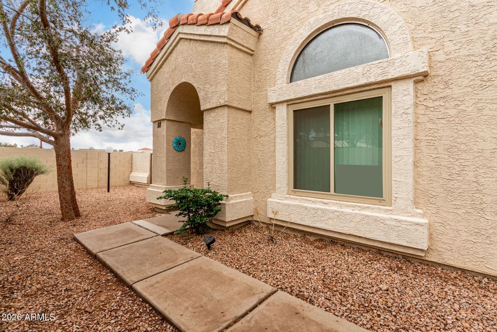 Image 1 of property listing at 1111 W Summit Place 88, Chandler, AZ 85224