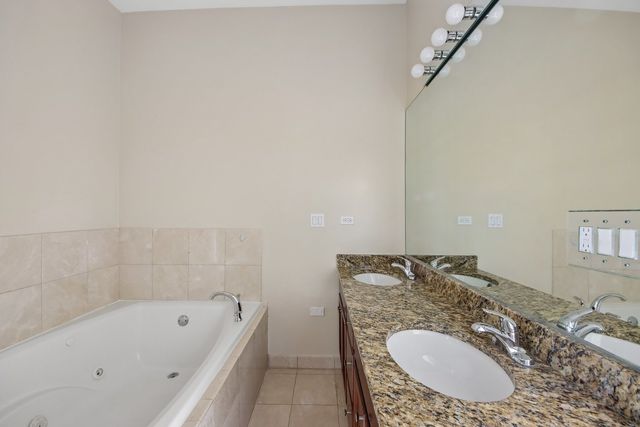 6425 W TOUHY Avenue 2C, Chicago, IL 60646