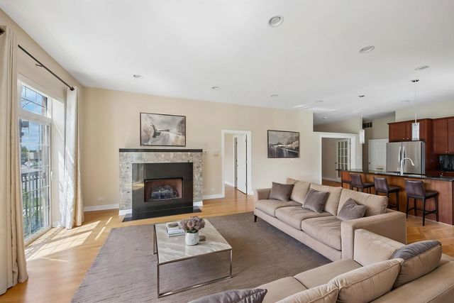 6425 W TOUHY Avenue 2C, Chicago, IL 60646