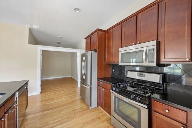 6425 W TOUHY Avenue 2C, Chicago, IL 60646