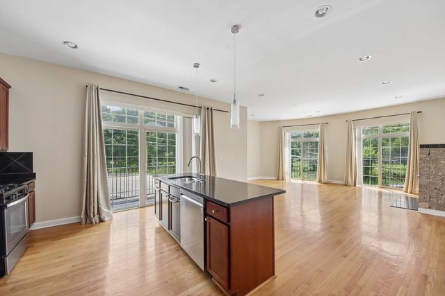 6425 W TOUHY Avenue 2C, Chicago, IL 60646