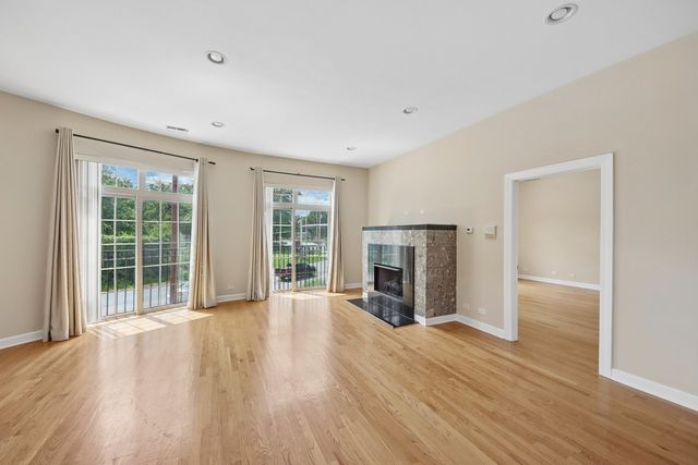 6425 W TOUHY Avenue 2C, Chicago, IL 60646