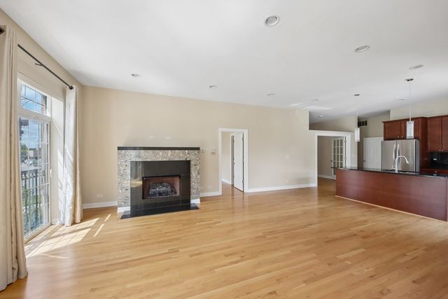 6425 W TOUHY Avenue 2C, Chicago, IL 60646