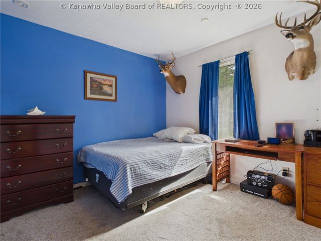 240 Jamestown Road, Nitro, WV 25143