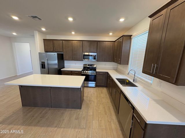 13248 W HACKAMORE Drive, Peoria, AZ 85383