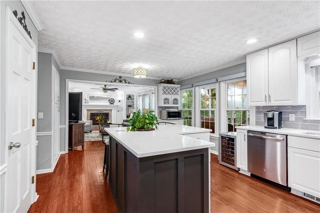 5007 Willow Creek Drive, Woodstock, GA 30188