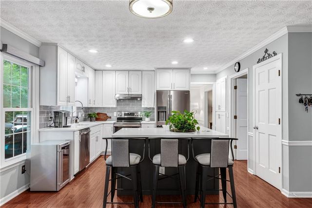 5007 Willow Creek Drive, Woodstock, GA 30188