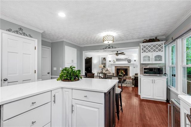 5007 Willow Creek Drive, Woodstock, GA 30188