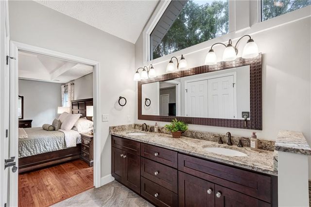5007 Willow Creek Drive, Woodstock, GA 30188