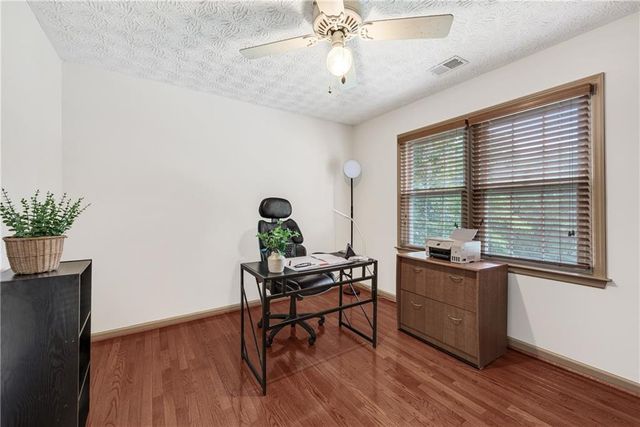 5007 Willow Creek Drive, Woodstock, GA 30188
