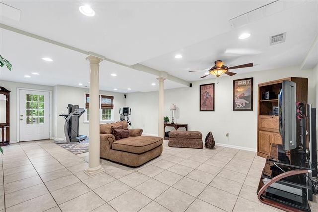 5007 Willow Creek Drive, Woodstock, GA 30188