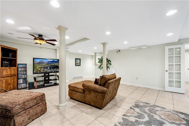 5007 Willow Creek Drive, Woodstock, GA 30188