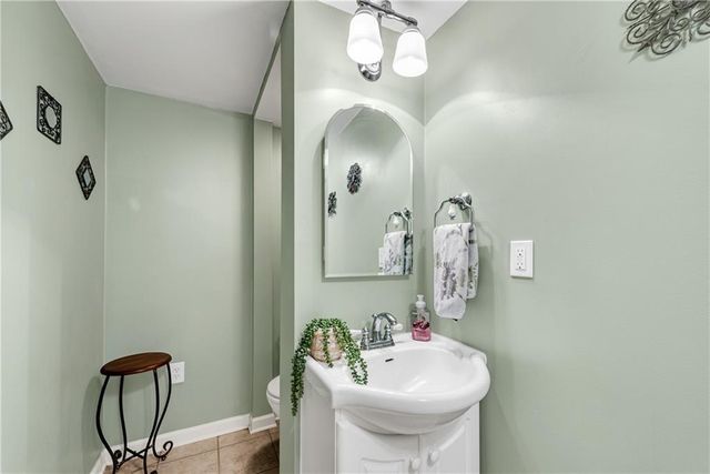 5007 Willow Creek Drive, Woodstock, GA 30188