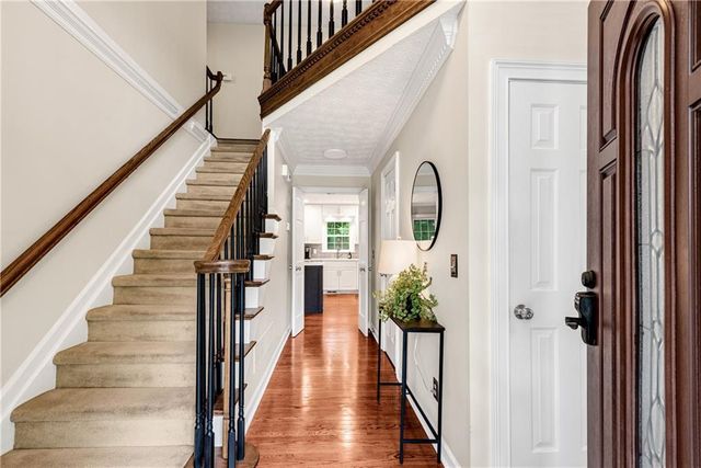 5007 Willow Creek Drive, Woodstock, GA 30188