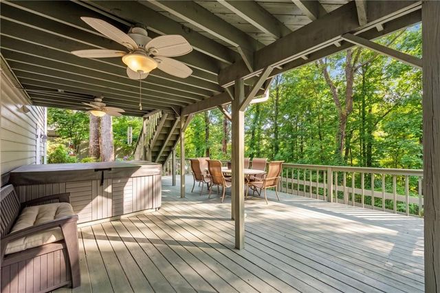 5007 Willow Creek Drive, Woodstock, GA 30188