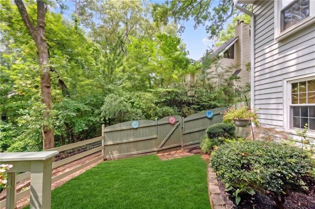 5007 Willow Creek Drive, Woodstock, GA 30188