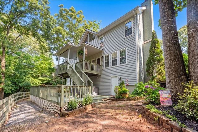 5007 Willow Creek Drive, Woodstock, GA 30188