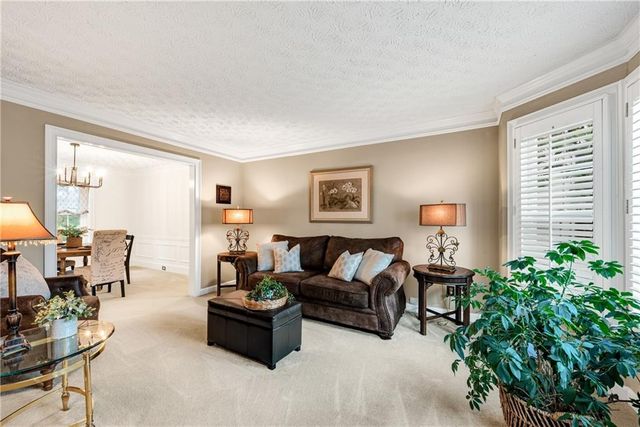 5007 Willow Creek Drive, Woodstock, GA 30188