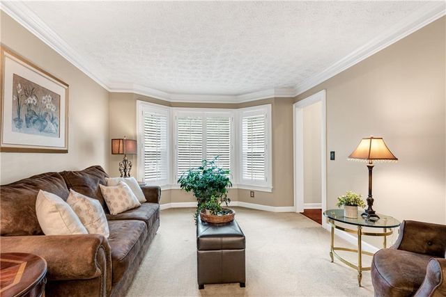 5007 Willow Creek Drive, Woodstock, GA 30188