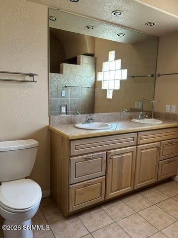 5635 Spanish Pointe Road, Las Cruces, NM 88007