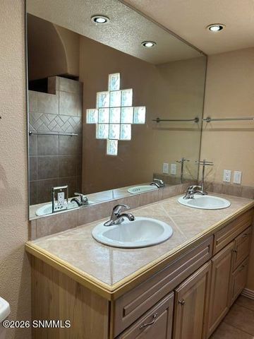 5635 Spanish Pointe Road, Las Cruces, NM 88007