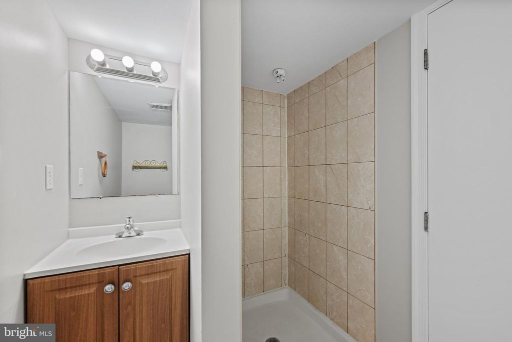 Image 22 of property listing at 3404 EVERETTE DR, Bowie, MD 20716