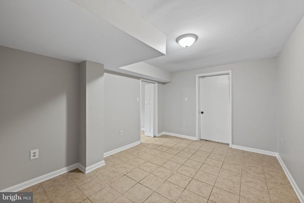 Image 23 of property listing at 3404 EVERETTE DR, Bowie, MD 20716