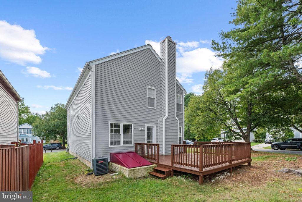 Image 25 of property listing at 3404 EVERETTE DR, Bowie, MD 20716