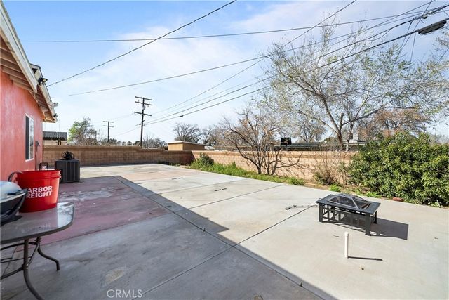 1329 W Ave I, Lancaster, CA 93534