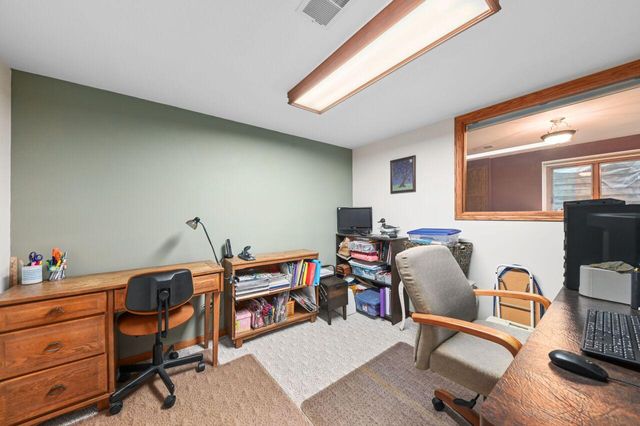1420 Hidden Fields DRIVE, West Bend, WI 53095