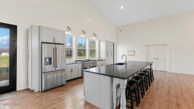 143 Hamilton Rd, Kingston, TN 37763